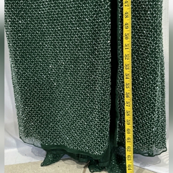 NEW! MAC DUGGAL FULLY BEADED GREEN GOWN. SZ 16 - Picture 6 of 9